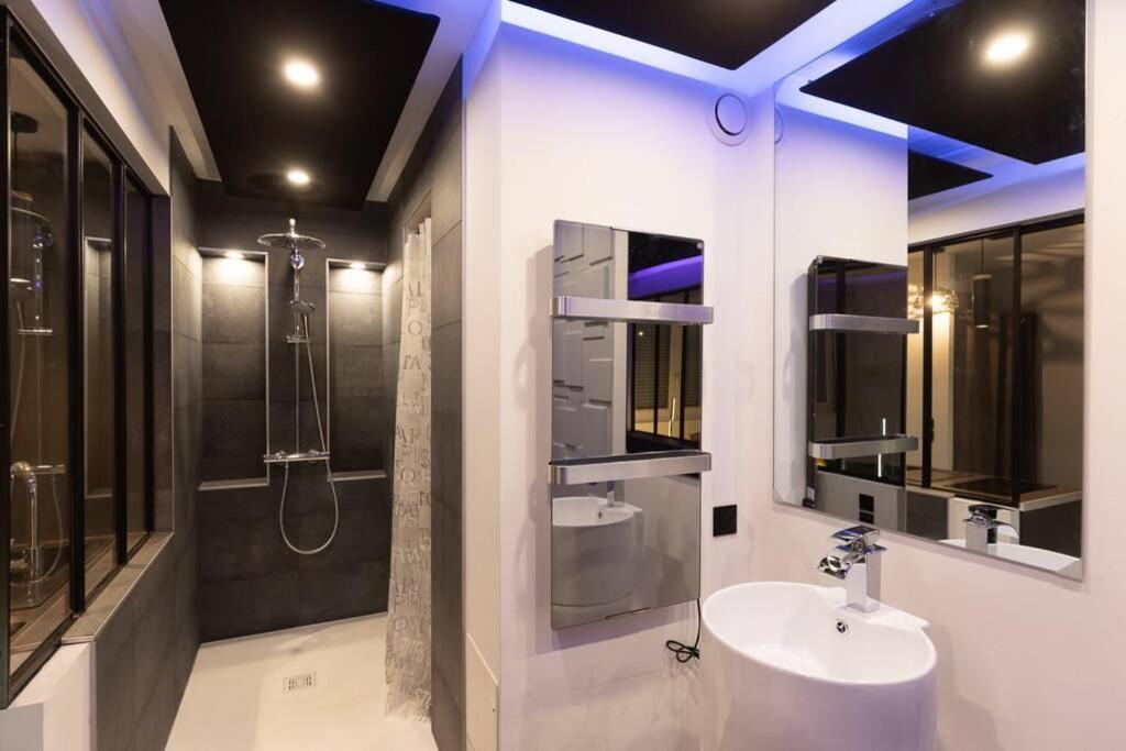 Appartement-jacuzzi / à 800m Du Centre *